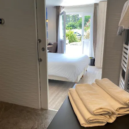 Les Vagues Restaurant Hotell