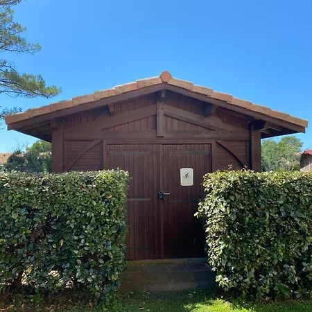 Les Vagues Restaurant Hotel 3*