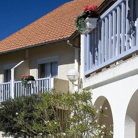 Les Vagues Restaurant