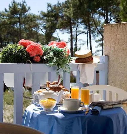 Les Vagues Restaurant Hotel 3*