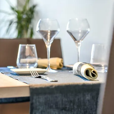 Les Vagues Restaurant