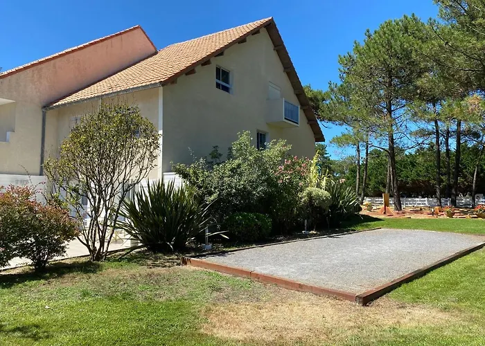 Les Vagues Restaurant Hotel