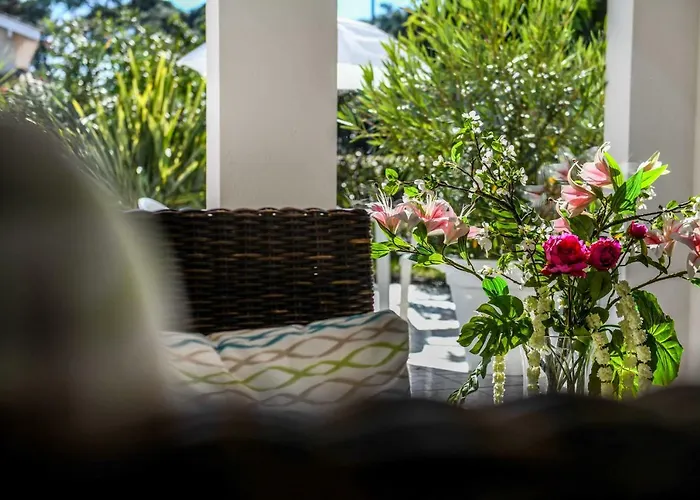 Les Vagues Restaurant بيسكاروس-بلاج