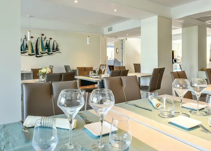 Les Vagues Restaurant فندق 3*