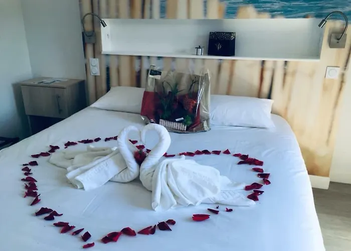 Les Vagues Restaurant 3* بيسكاروس-بلاج