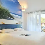 호텔 Les Vagues Logis Hotel 3*