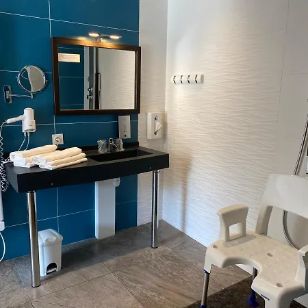 Les Vagues Restaurant 3*