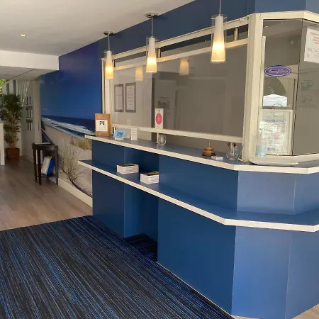 Les Vagues Restaurant Hotel 3*