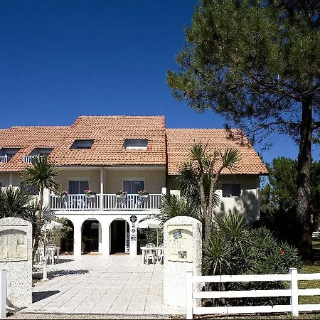 Les Vagues Restaurant Hotel 3*