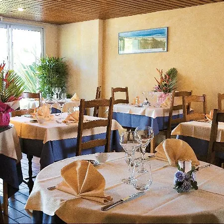 Les Vagues Restaurant 3* ビスカロッス・プラージュ