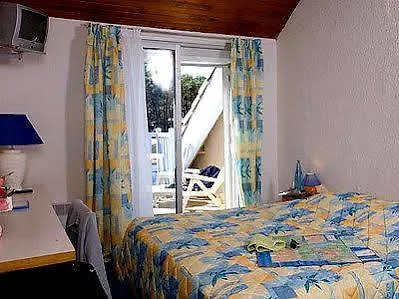 Les Vagues Restaurant Hotel