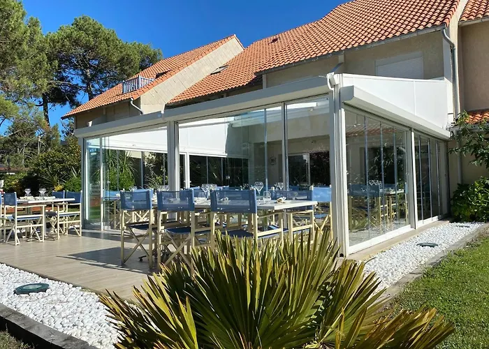 Les Vagues Restaurant فندق 3*