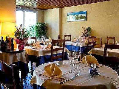 Les Vagues Restaurant Hotel 3*