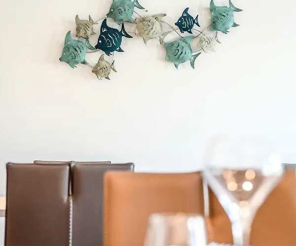 Les Vagues Restaurant Hotel 3*