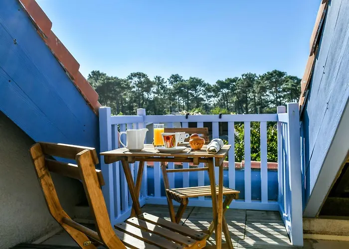 Les Vagues Restaurant Hotel 3*